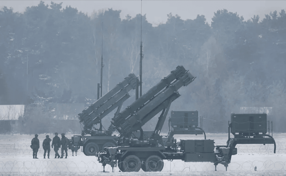 Zvicra synon të heqë dorë nga blerja e sistemit amerikan të mbrojtjes ajrore Patriot për shkak të vonesave në dorëzim