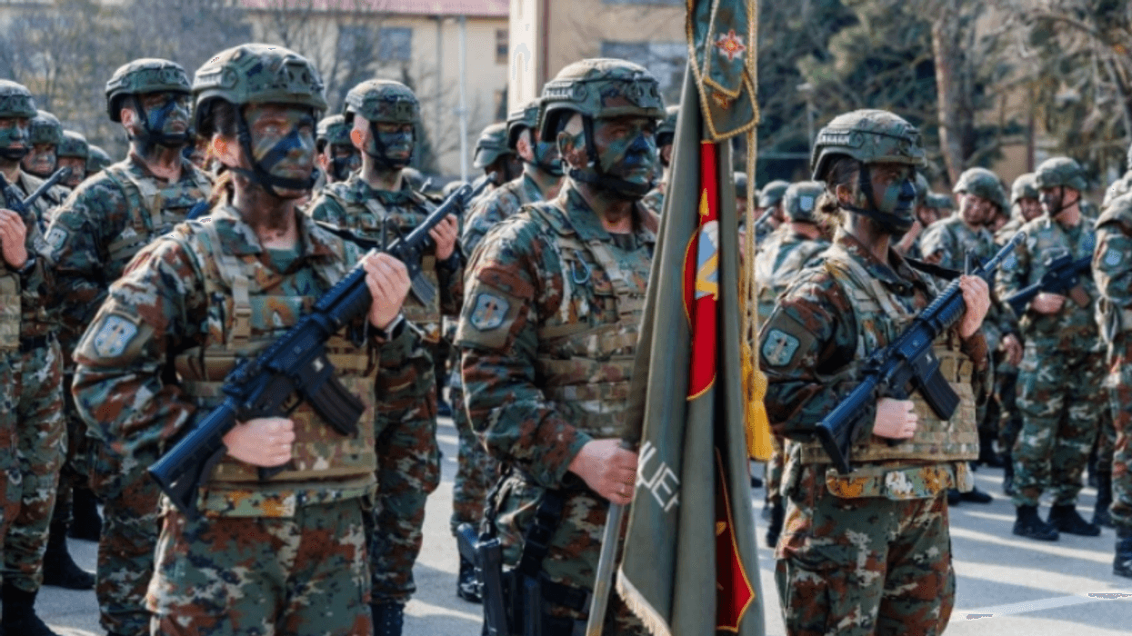 Shpallet konkurs për 300 ushtarë të rinj, rroga është mbi 30 mijë denarë Shpallet konkurs për 300 ushtarë të rinj, rroga është mbi 30 mijë denarë