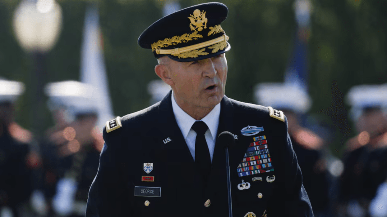 Sekretari i Mbrojtjes i ka kërkuar shefit të shtabit të Ushtrisë Amerikane të japë dorëheqjen Sekretari i Mbrojtjes i ka kërkuar shefit të shtabit të Ushtrisë Amerikane të japë dorëheqjen