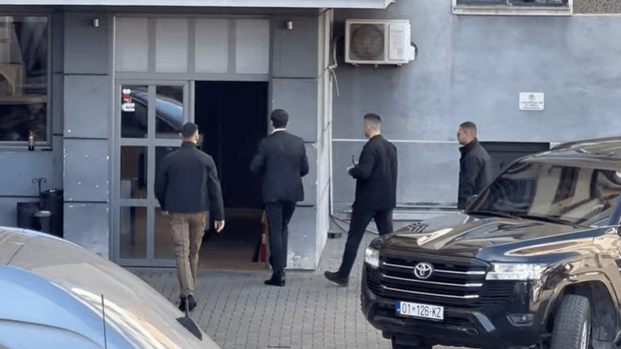 Presidenti i ri i Kosovës, Kurti arrin në Kuvend për takimin me Abdixhikun Presidenti i ri i Kosovës, Kurti arrin në Kuvend për takimin me Abdixhikun