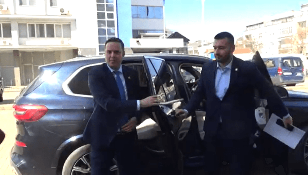 Abdixhiku nuk deklarohet para takimit me Kurtin: Do të flas më pas