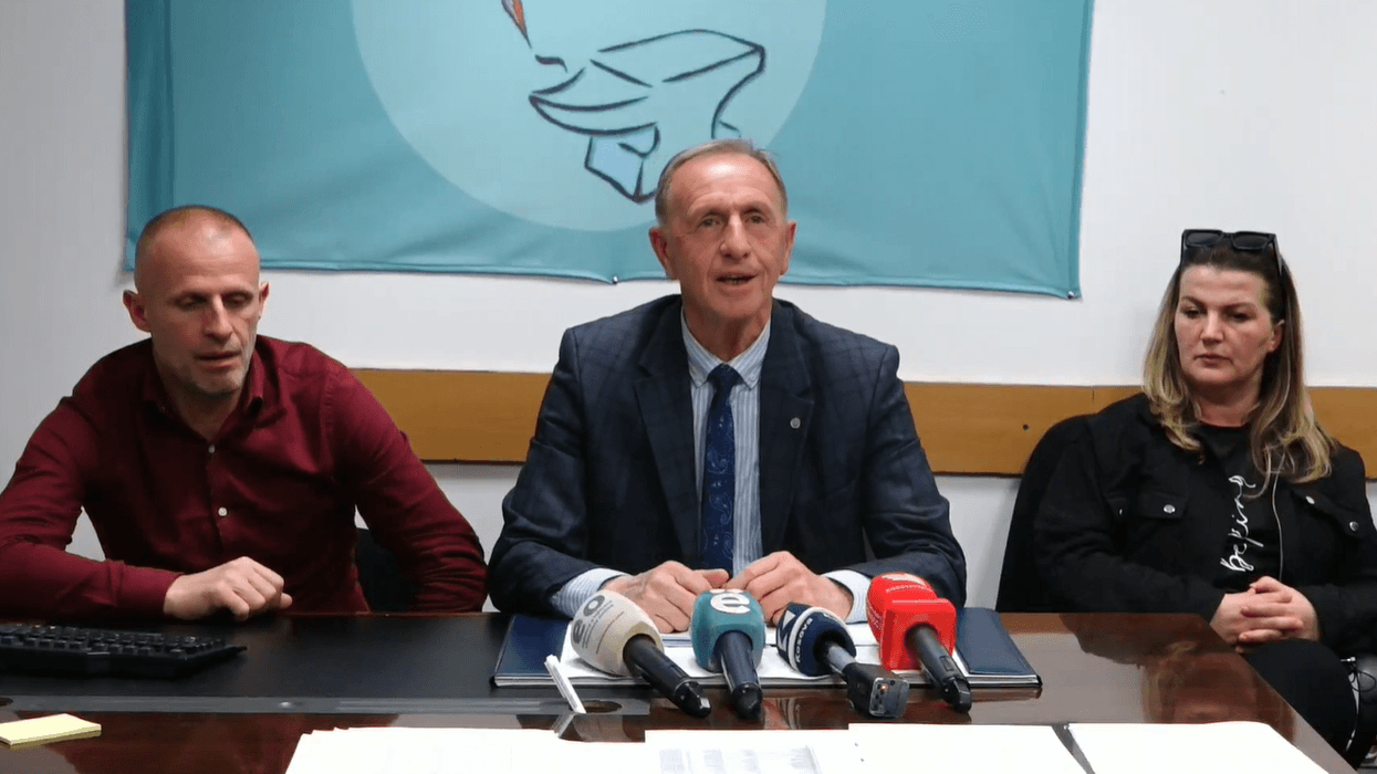 Sindikata e sektorit privat paralajmëron protestë më 1 maj, kërkon rritje dhe pagën e 13-të Sindikata e sektorit privat paralajmëron protestë më 1 maj, kërkon rritje dhe pagën e 13-të