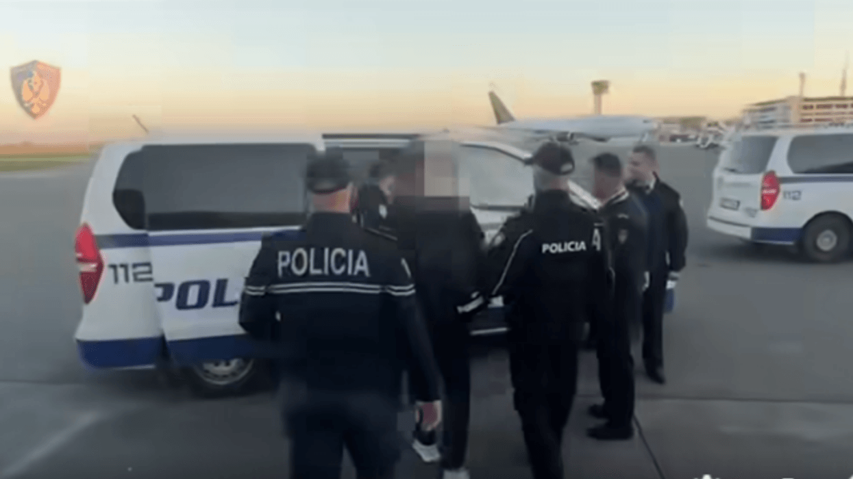 Ekstradohet nga Italia 49-vjeçari i akuzuar për organizimin e vrasjes së tre shqiptarëve