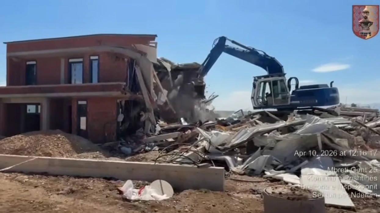 Rama publikon pamje nga rrënimi i objekteve pa leje në Hajvali, paralajmëron veprime të mëtejshme