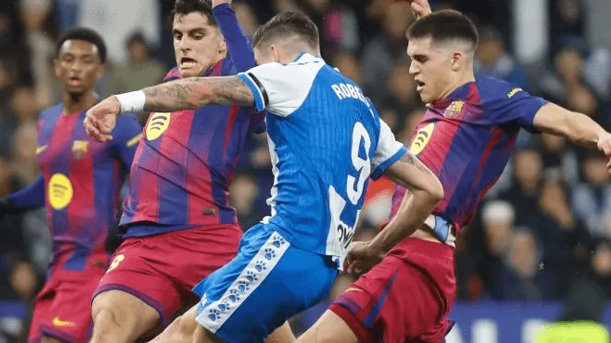 Problemet në mbrojtje shqetësojnë Flick para përballjes vendimtare ndaj Atleticon Madridit Problemet në mbrojtje shqetësojnë Flick para përballjes vendimtare ndaj Atleticon Madridit