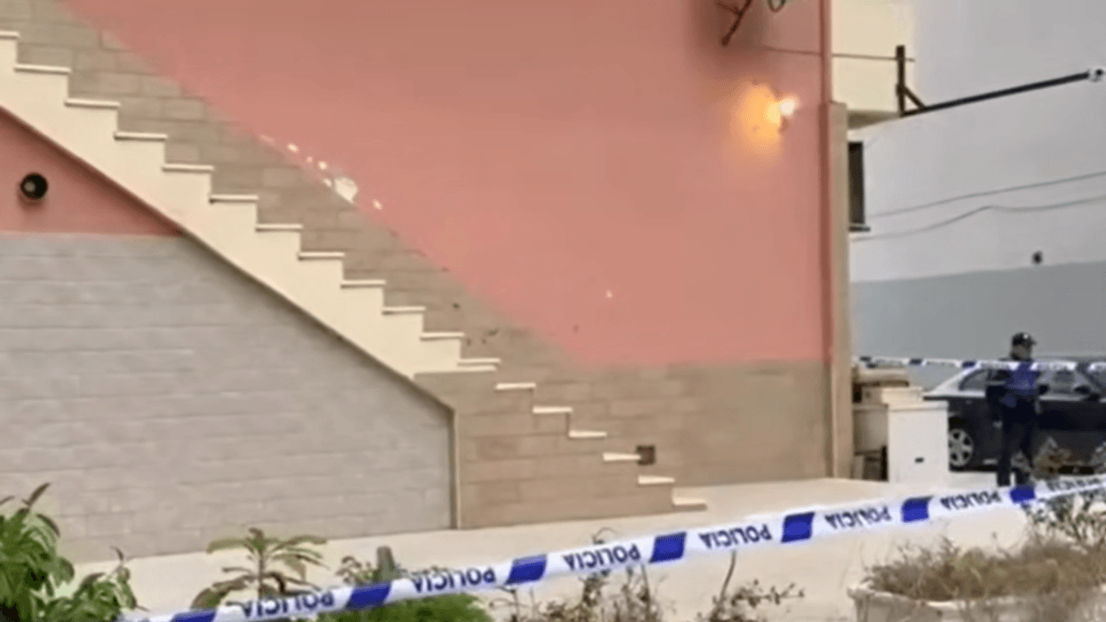 E rëndë në Vlorë, fëmija 2-vjeçar bie nga ballkoni i katit të katërt dhe ndërron jetë në spital E rëndë në Vlorë, fëmija 2-vjeçar bie nga ballkoni i katit të katërt dhe ndërron jetë në spital