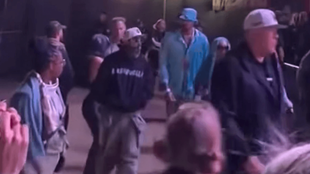 Kim Kardashian dhe Lewis Hamilton u fotografuan në Coachella me maska për t'u fshehur nga publiku