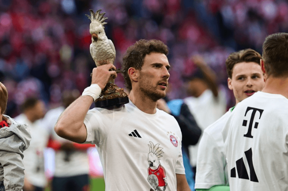 Pse e festoi Bayern Munich titullin me një papagall prej porcelani?