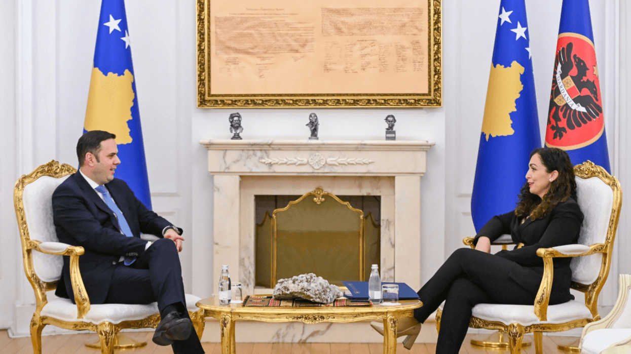 Mushkolaj: Zgjedhjet mund t’i konvenojnë vetëm LDK-së, do të ishin shpëtim për Abdixhikun dhe Osmanin