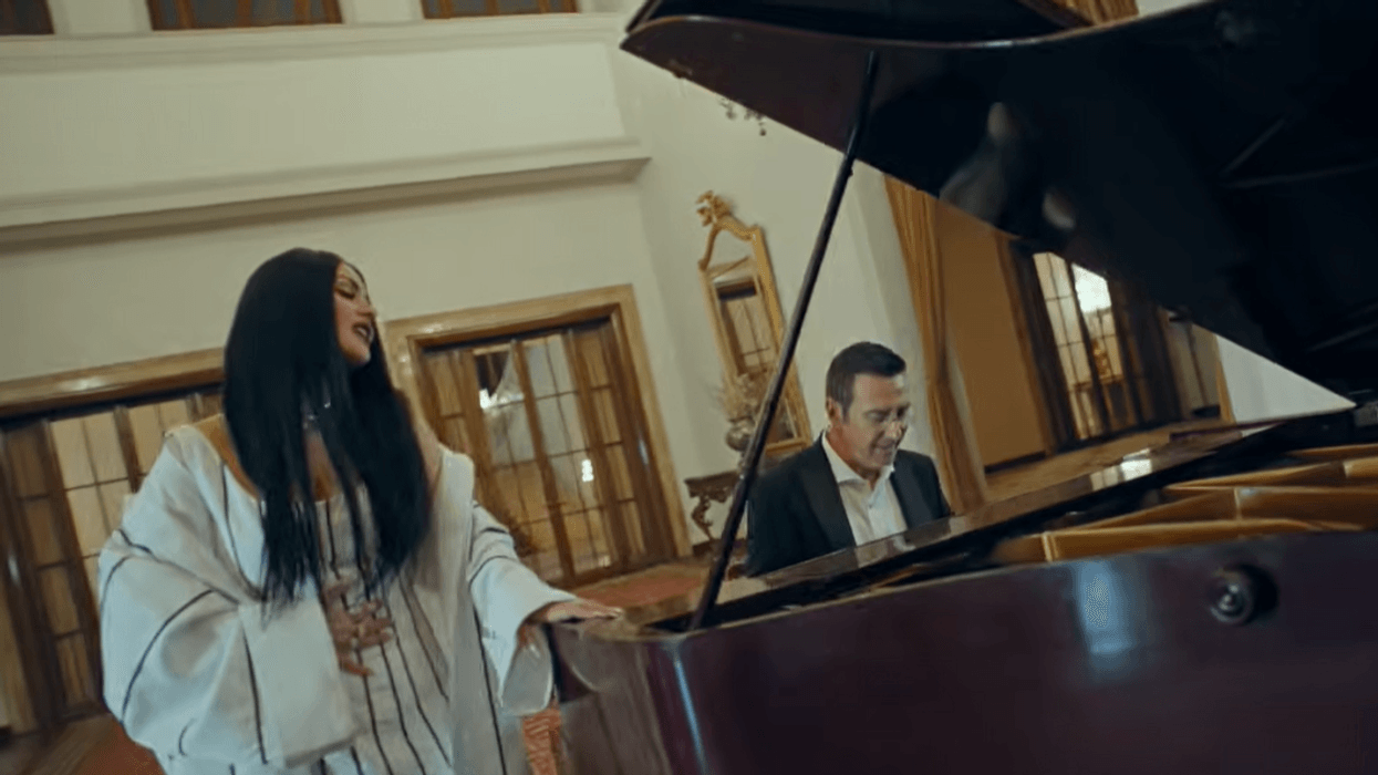 Pirro Çako dhe Fifi sjellin këngën “Të kam në mend”