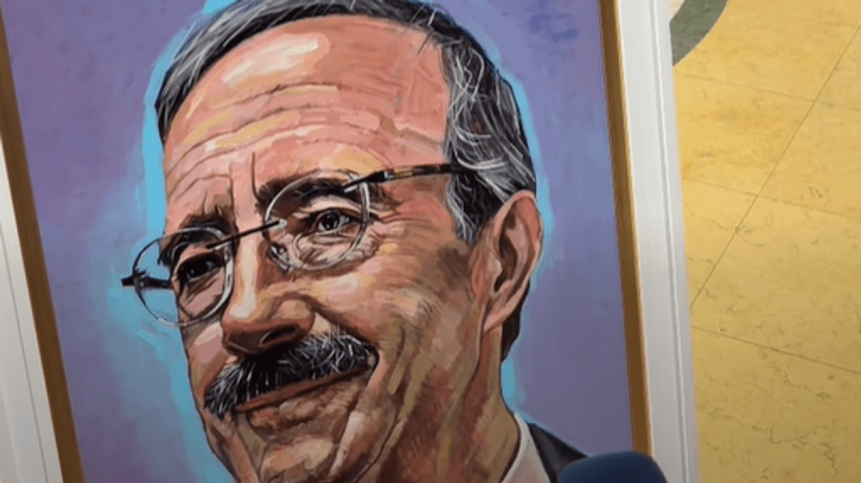 Tahiri vjen me portretin e Eliot Engel në Kuvend: Donim që këtë ditë ta shënonim me një vepër artistike