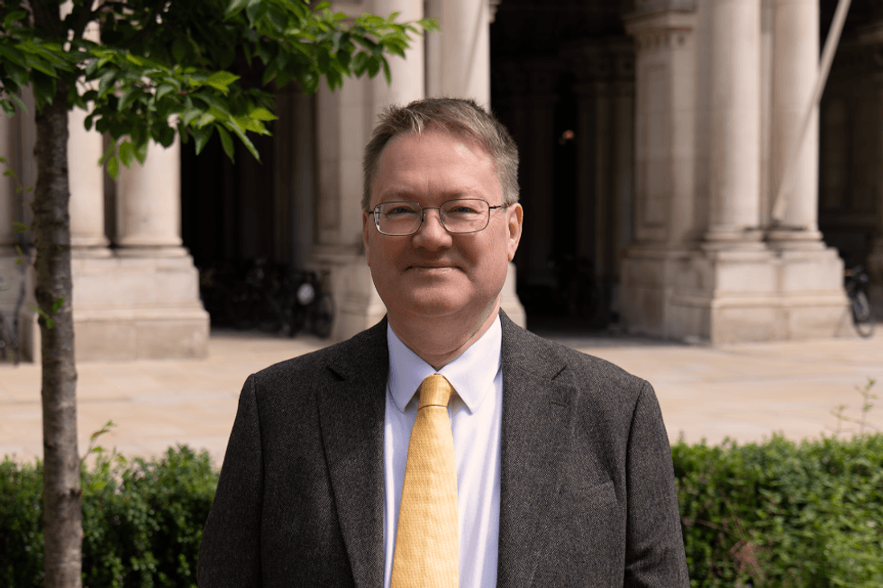 Abbott: Shumica e shqiptarëve në MB jetojnë normalisht, por ekziston edhe realiteti i krimit të organizuar