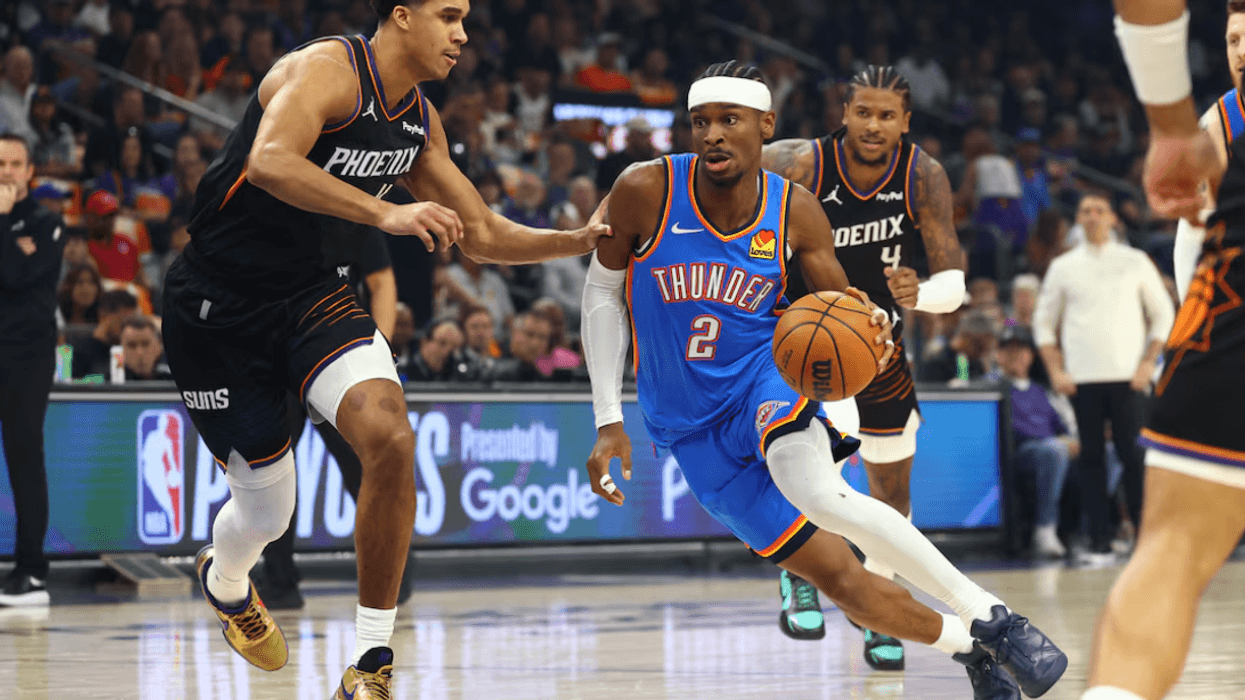 Oklahoma 'fshinë' Phoenixin, Orlando merr fitoren e tretë