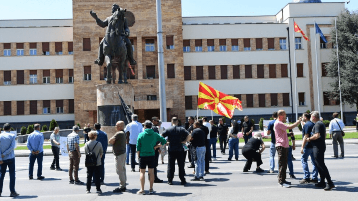 Qytetarët vazhdojnë me protesta kundër tatimeve për të ardhurat të fituara jashtë vendit