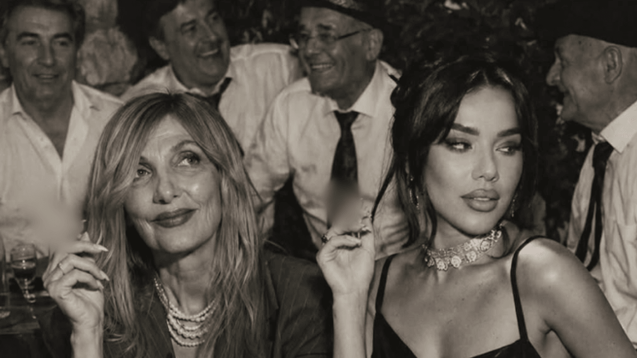 Fotografia e Mozës me Taynën me Inteligjencë Artificiale merr vëmendje të madhe