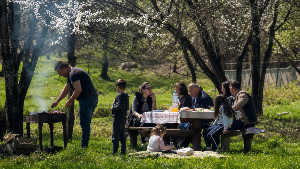 1 Maji në natyrë: Gabimet që mund t’ju çojnë nga pikniku në urgjencë