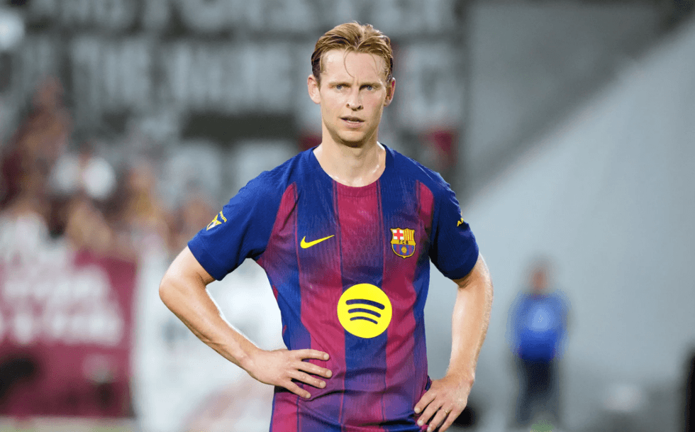 De Jong pranon se e mendoi largimin nga Barcelona pas ofertave  nga gjigantët anglezë