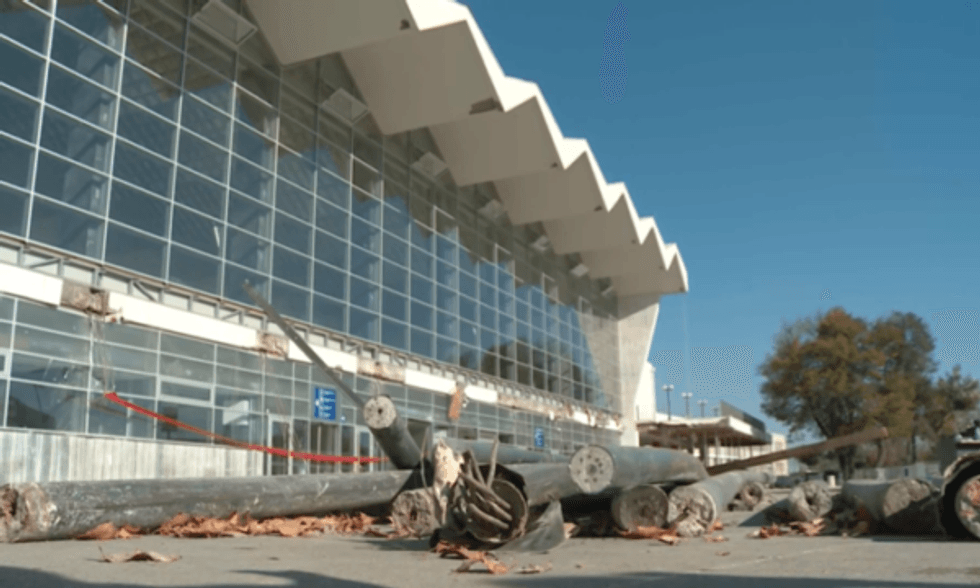 Ministria e Brendshme e Serbisë dyshohet për fshehje të së vërtetës mbi tragjedinë e tendës në Novi Sad që mori 16 jetë