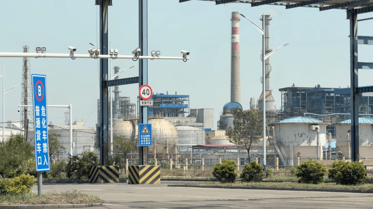 Një rrjet rafinerish kineze të naftës po financon Iranin