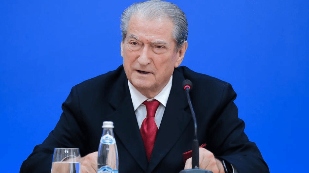 “Largohu nga politika, të hiqet non grata” - zbulohet oferta që iu bë Berishës nga ndërkombëtarët
