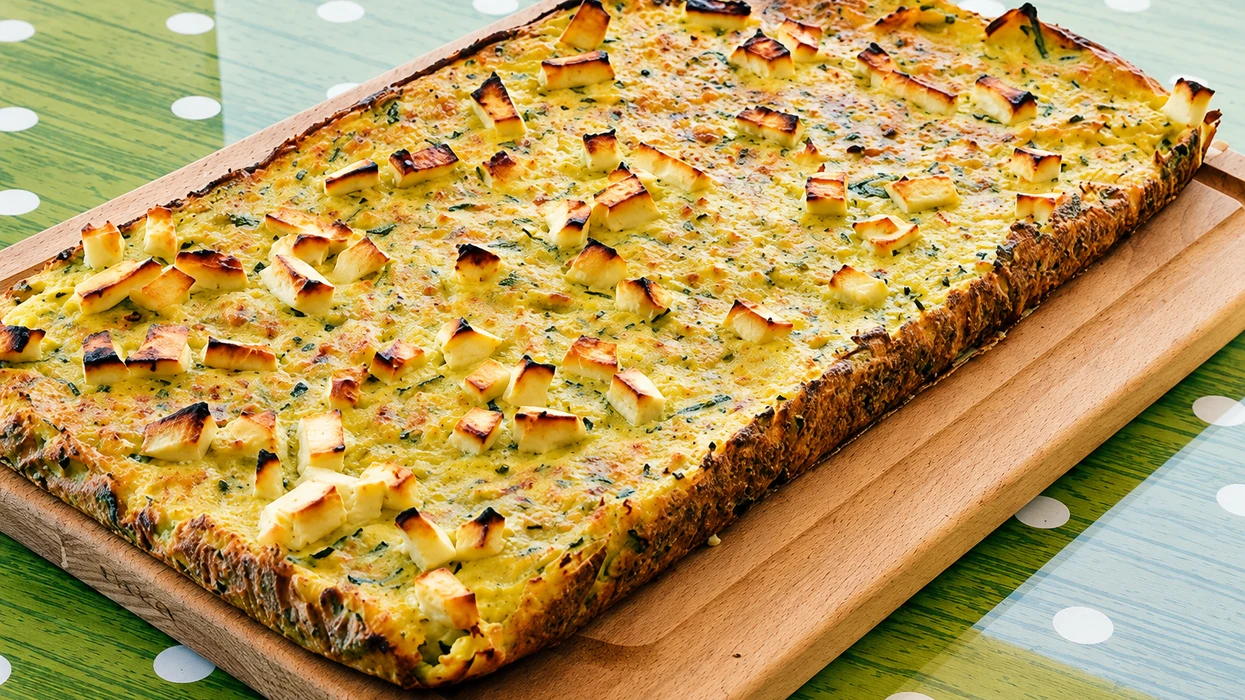 Pite krokante me kungullesha dhe djathë dhie