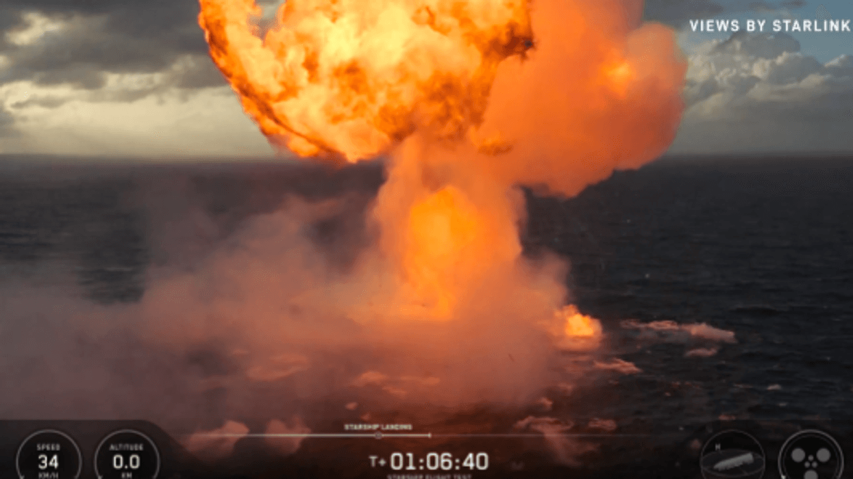 Momenti kur raketa e SpaceX shpërthen në Oqeanin Indian pas rrëzimit Momenti kur raketa e SpaceX shpërthen në Oqeanin Indian pas rrëzimit