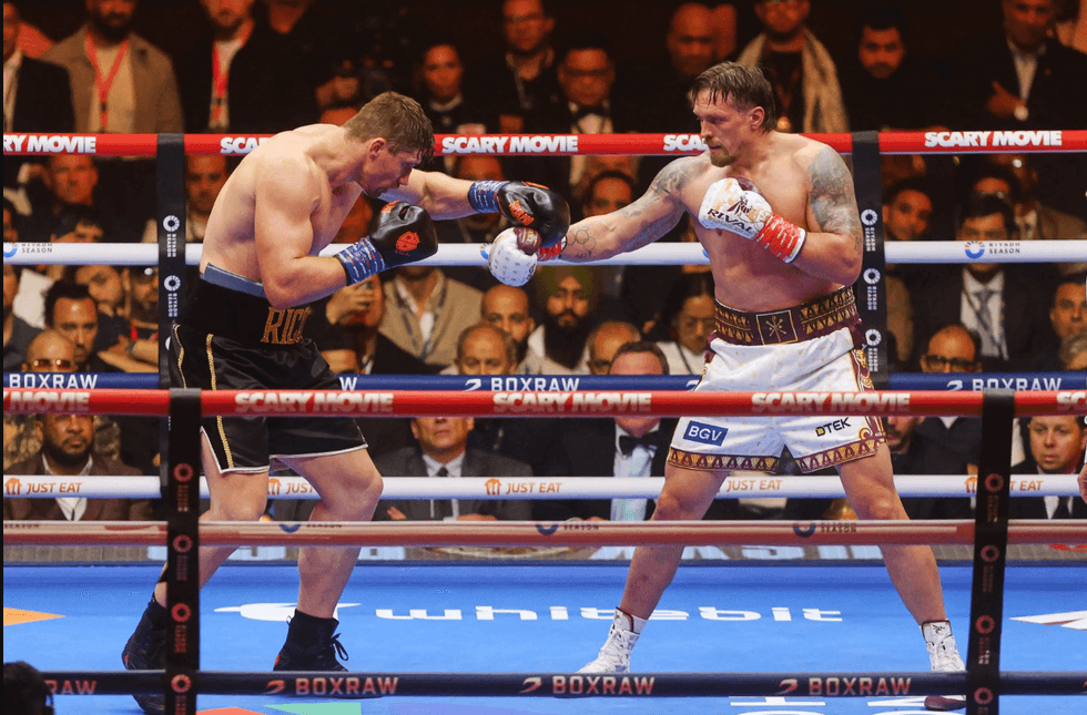 Mbrëmja më fitimprurëse e vitit - ja sa miliona euro fituan Usyk dhe Verhoeven pas duelit në Egjipt