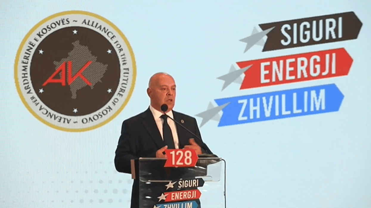 Ardian Gjini zgjidhet kryetar i AAK-së, premton vazhdim të rrugës së Haradinajt