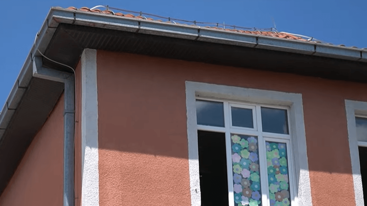 Serbët vazhdojnë mosrespektimin e festave zyrtare, mbahet mësim në Graçanicë Serbët vazhdojnë mosrespektimin e festave zyrtare, mbahet mësim në Graçanicë