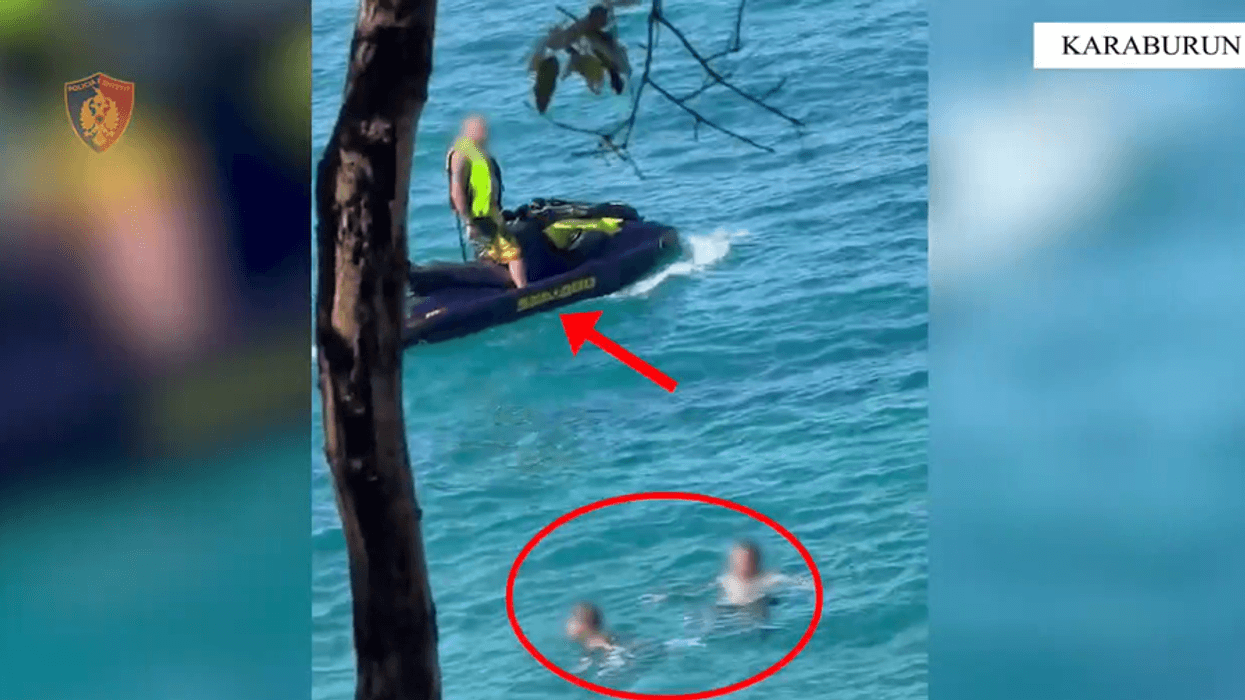 Jet Ski-ja rrezikoi pushuesit në Karaburun, gjobitet drejtuesi me 500 mijë lekë Jet Ski-ja rrezikoi pushuesit në Karaburun, gjobitet drejtuesi me 500 mijë lekë