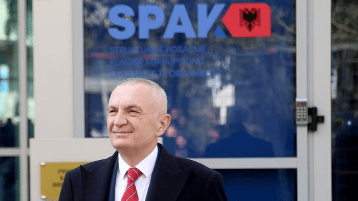 Ndërron jetë babai i Ilir Metës, SPAK i jep leje të dalë nga qelia Ndërron jetë babai i Ilir Metës, SPAK i jep leje të dalë nga qelia