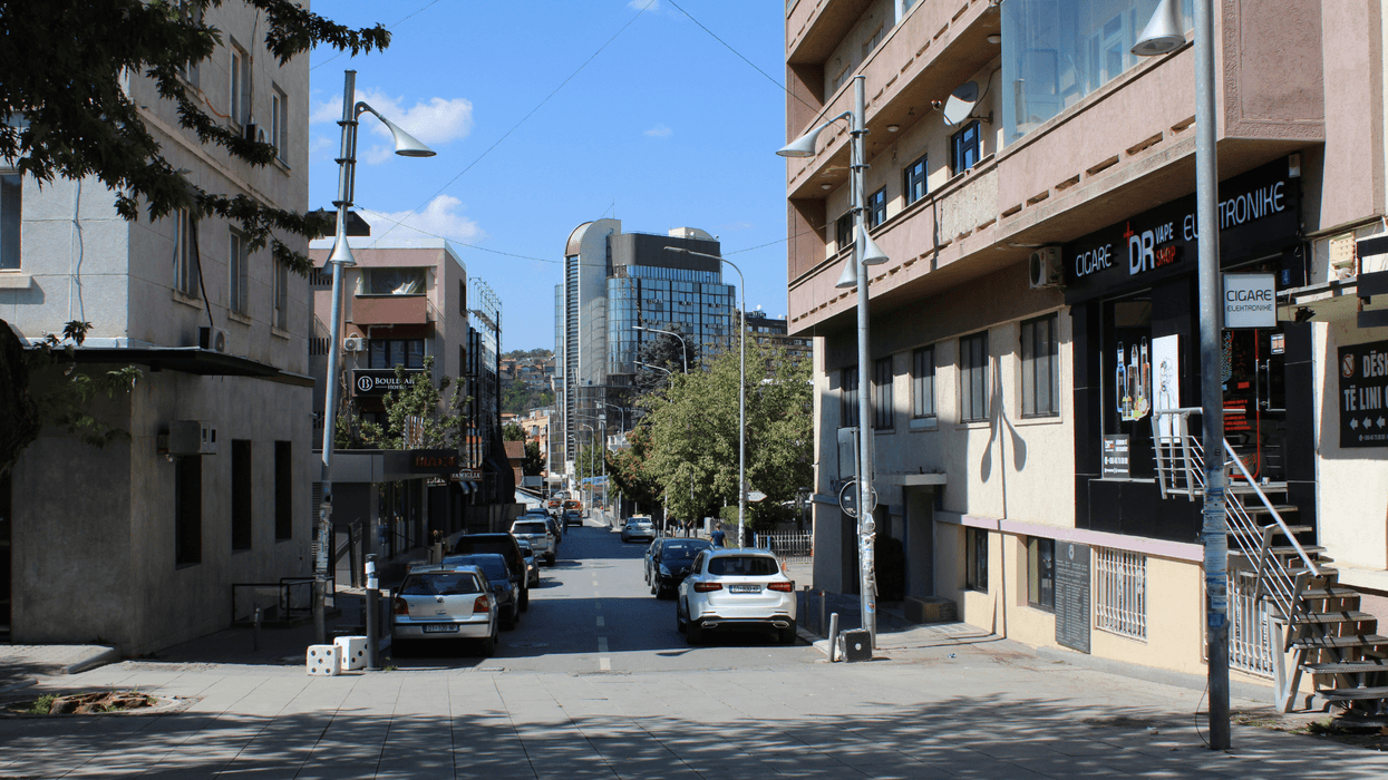 Bllokohet përkohësisht një rrugë në Prishtinë shkaku i punimeve