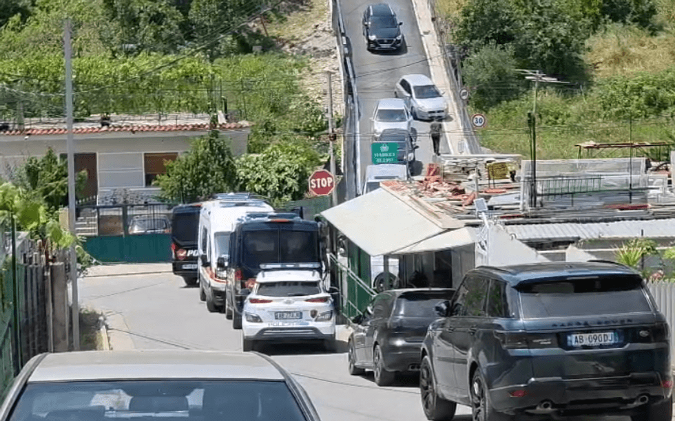 Vrasja në Kamëz, i riu u paraqit pa shenja jete në spital - 