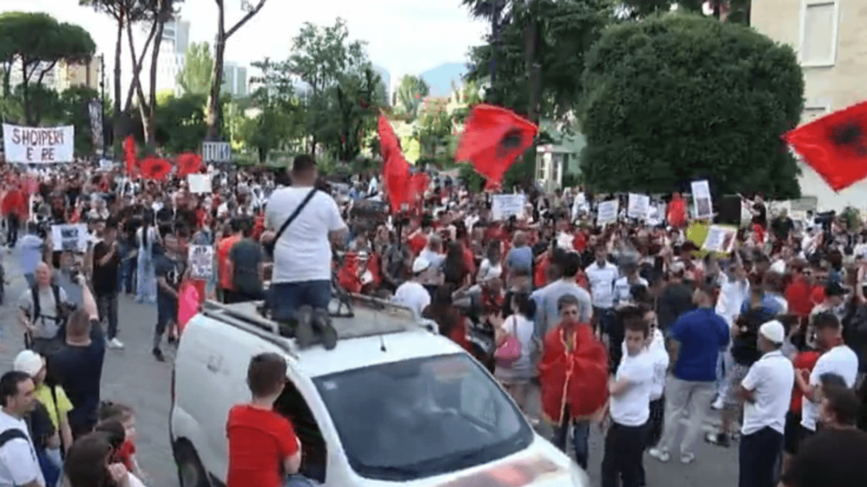 Protesta për Zvërnecin hyn në ditën e 12-të, marshim drejt Kryeministrisë dhe 5 kërkesat e qytetarëve
