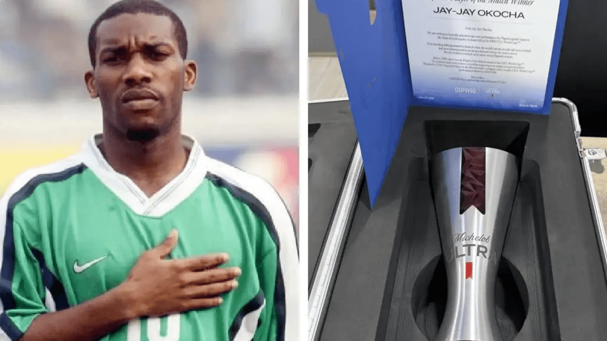 Jay-Jay Okocha më në fund merr çmimin e Lojtarit të Ndeshjes për performancën ikonike në Kupën e Botës 1998