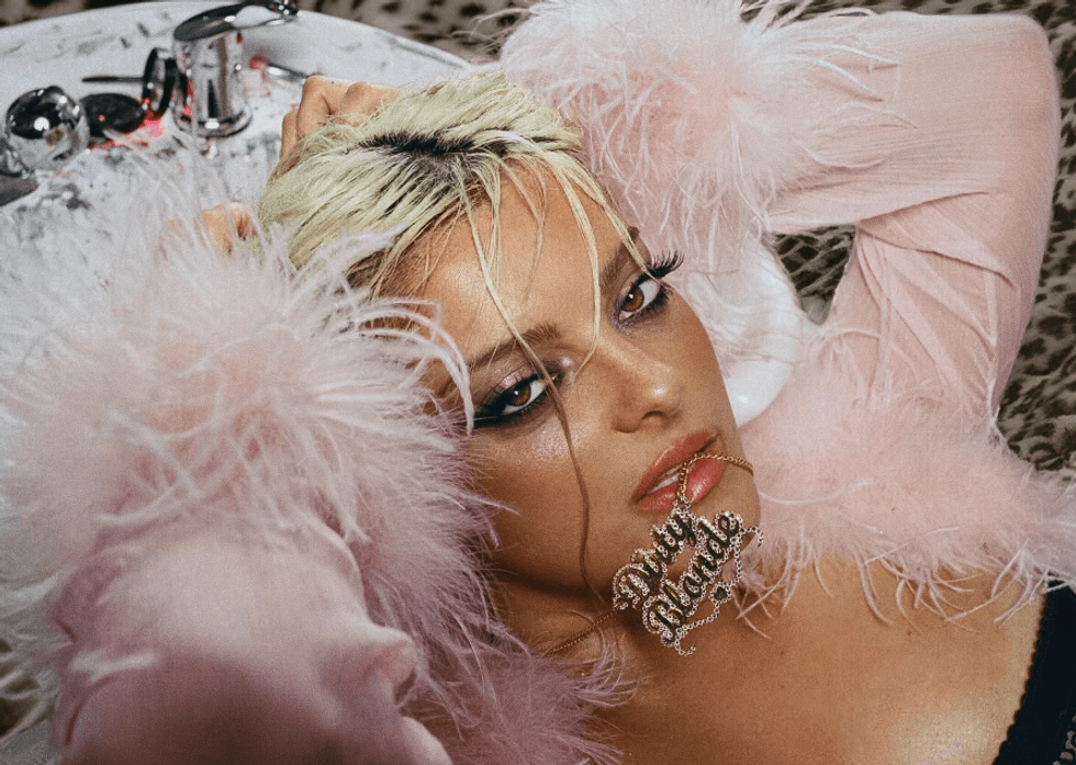Bebe Rexha publikon albumin “Dirty Blonde”