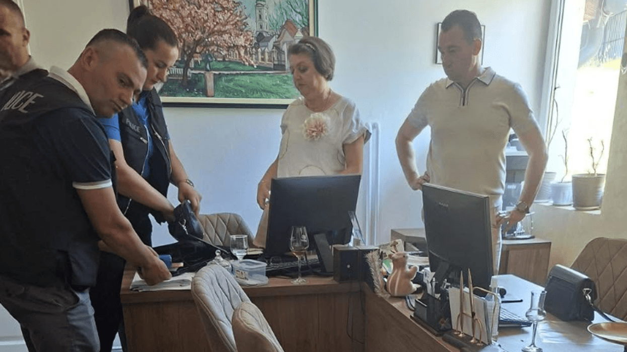 Arrestimi i dy drejtorëve të shkollave të sistemit paralel serb, Rahimaj jep detaje