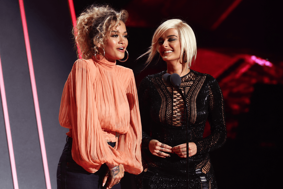 Rita Ora mbështet Bebe Rexhën pas publikimit të albumit “Dirty Blonde”, ndan me fansat projektin e ri të artistes shqiptare Rita Ora mbështet Bebe Rexhën pas publikimit të albumit “Dirty Blonde”, ndan me fansat projektin e ri të artistes shqiptare