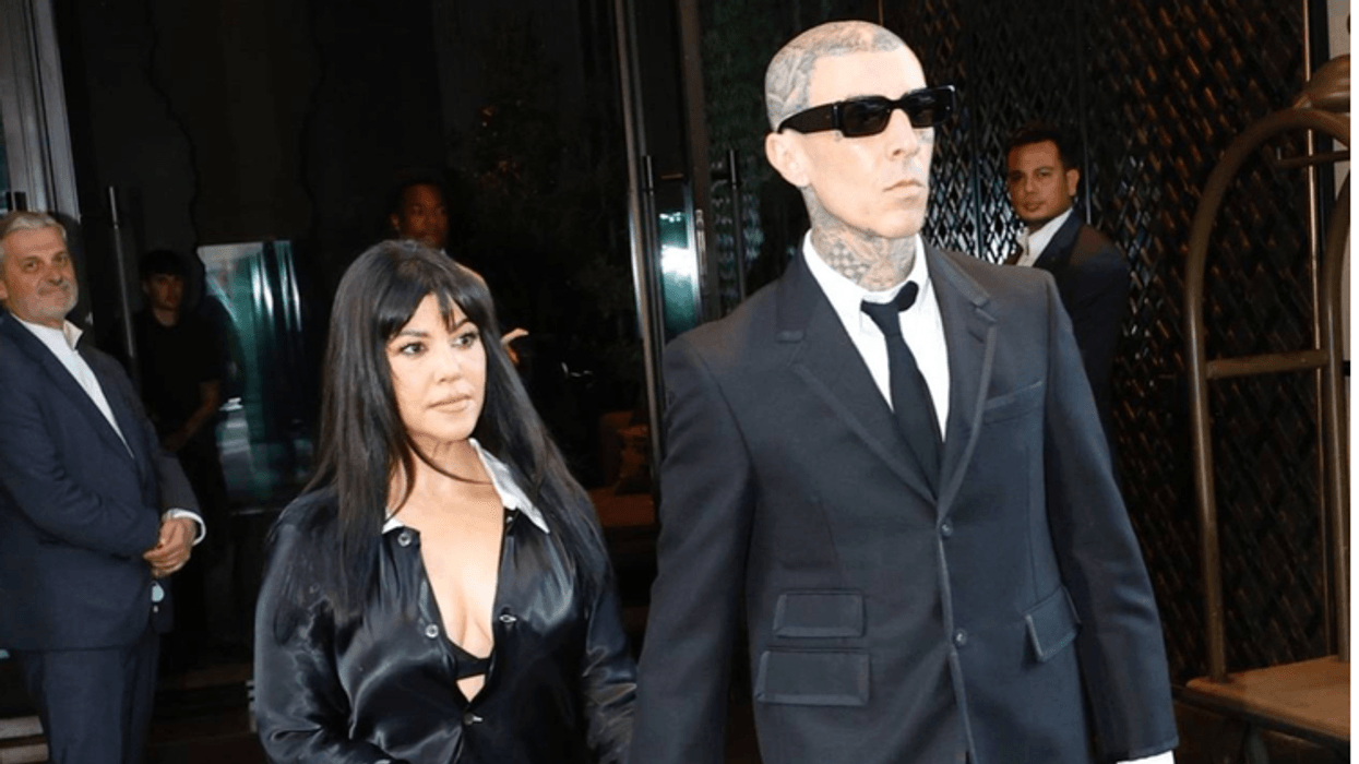 Kourtney Kardashian dhe Travis Barker u shfaqën në tapetin e kuq për herë të parë pas më shumë se dy vjetësh