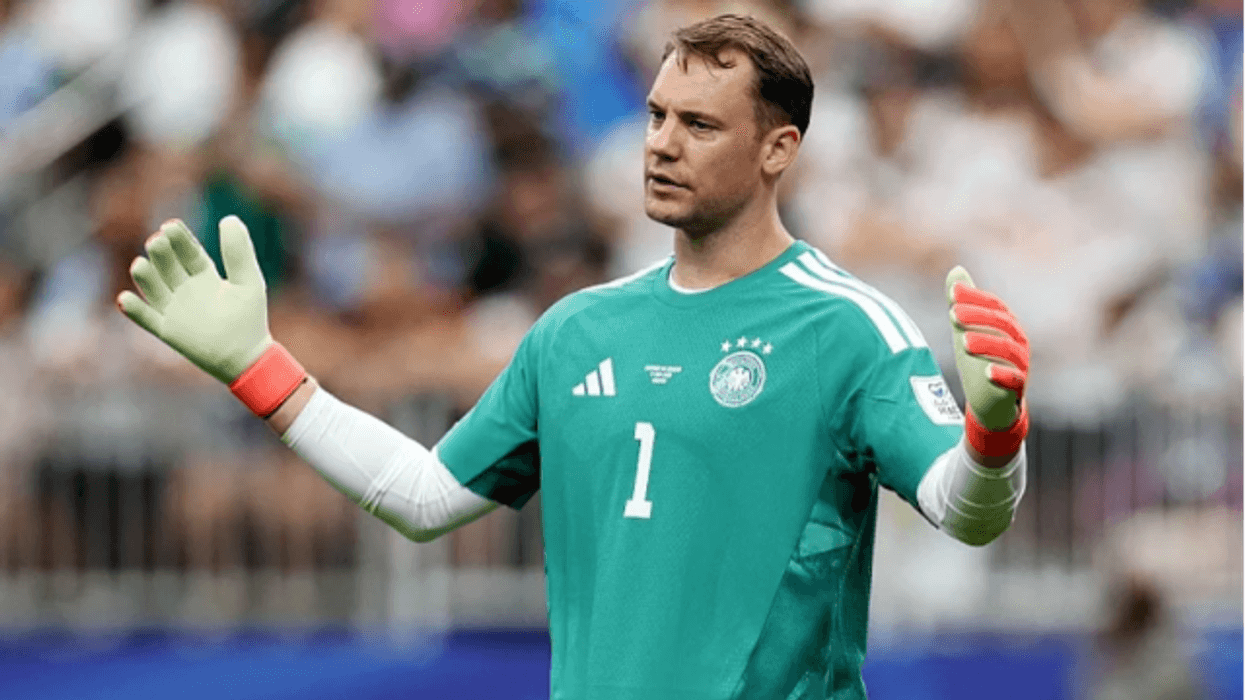 Neuer theu një rregull pak të njohur në Kupën e Botës, a do të fillojë FIFA një proces kundër tij? Neuer theu një rregull pak të njohur në Kupën e Botës, a do të fillojë FIFA një proces kundër tij?