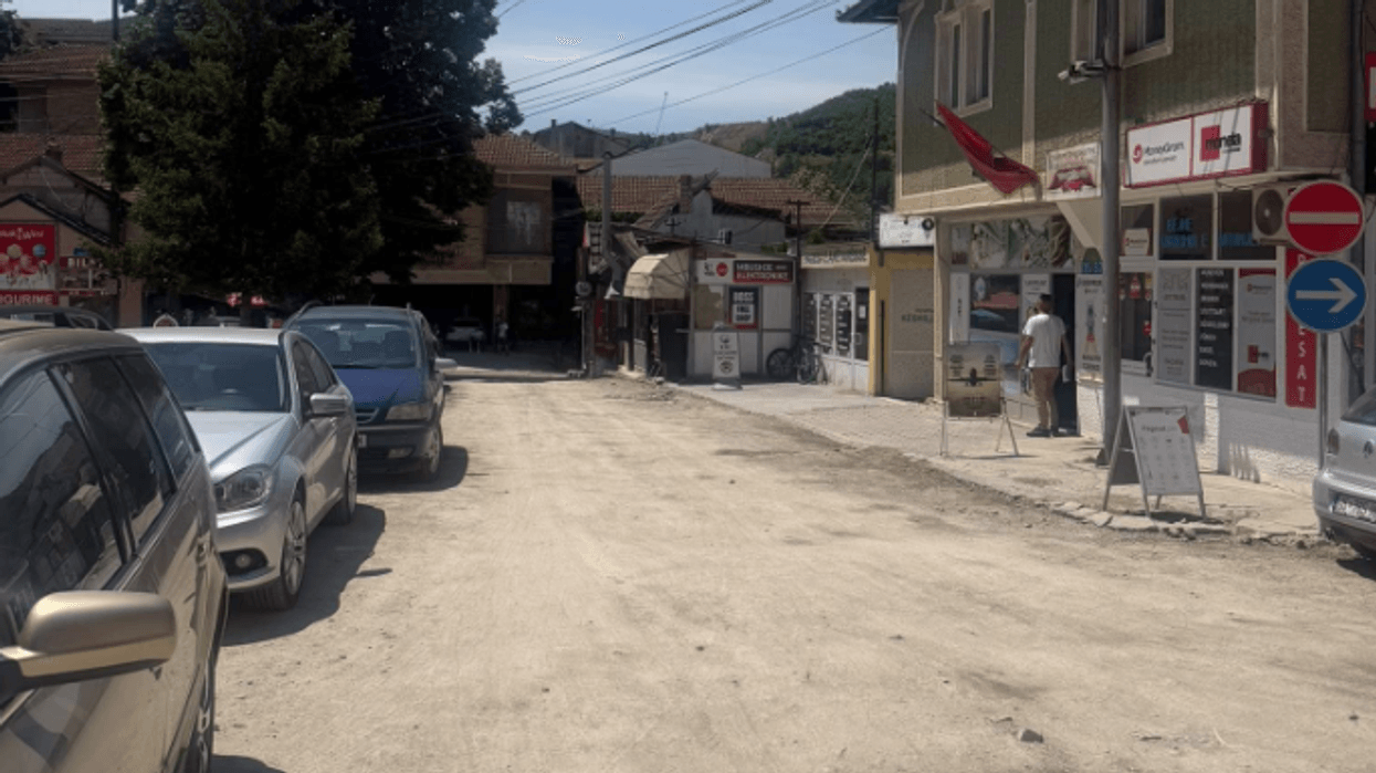 Punime në “Qamil Ilazi” në Kaçanik, komuna kërkon lirimin e hapësirave të parkimit