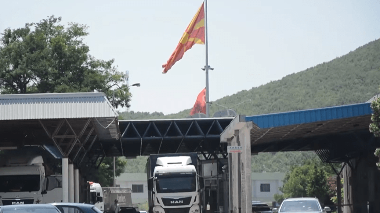 Qeveria e RMV-së miratoi vënien në funksion të sistemit “One Stop Shop” me Shqipërinë Qeveria e RMV-së miratoi vënien në funksion të sistemit “One Stop Shop” me Shqipërinë