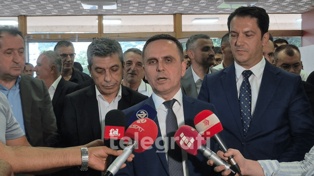 VLEN-i nis formalizimin e partisë, Kasami: Zgjedhjet duhet të jenë të rregullta, por ne jemi të gatshëm VLEN-i nis formalizimin e partisë, Kasami: Zgjedhjet duhet të jenë të rregullta, por ne jemi të gatshëm