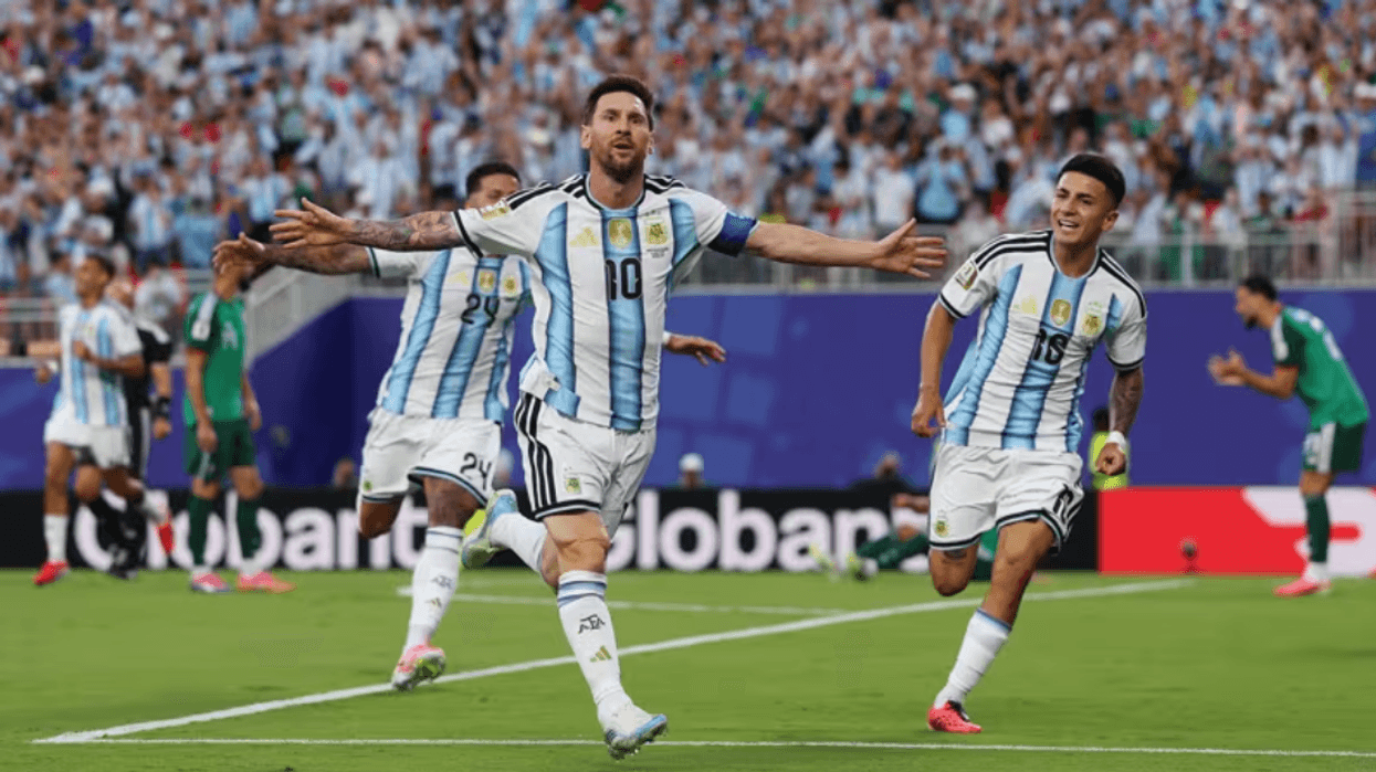 Messi shënon gol spektakolar, Argjentina në epërsi ndaj Algjerisë