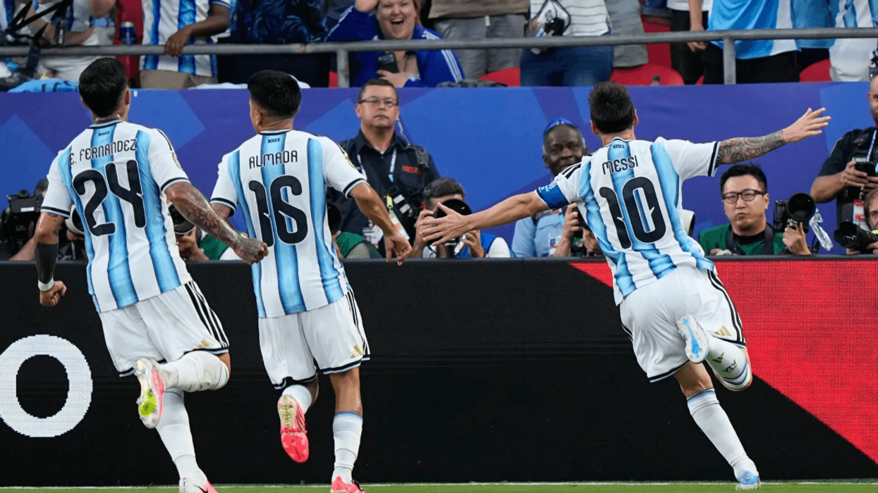 Lionel Messi shënon golin e dytë ndaj Algjerisë – Argjentina me epërsi komode