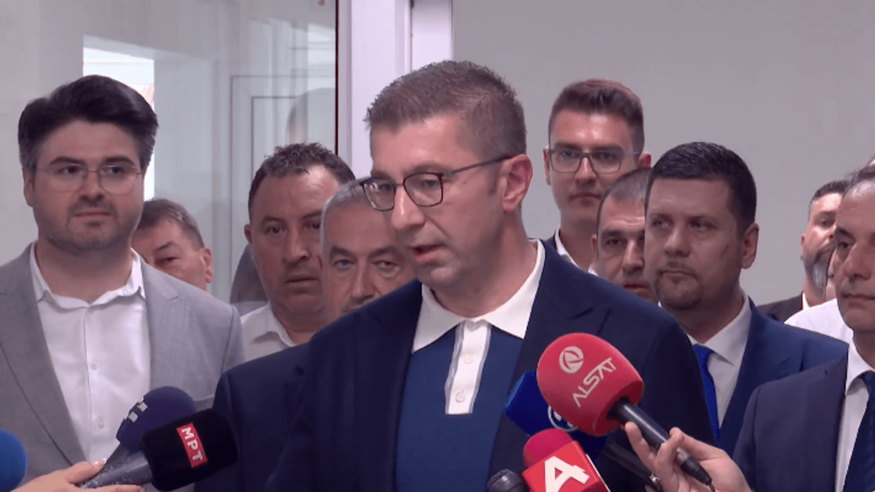 Mickoski për zjarrvënësin para Ambasadës bullgare: I janë konfiskuar telefonat, të shohim me kë ka komunikuar