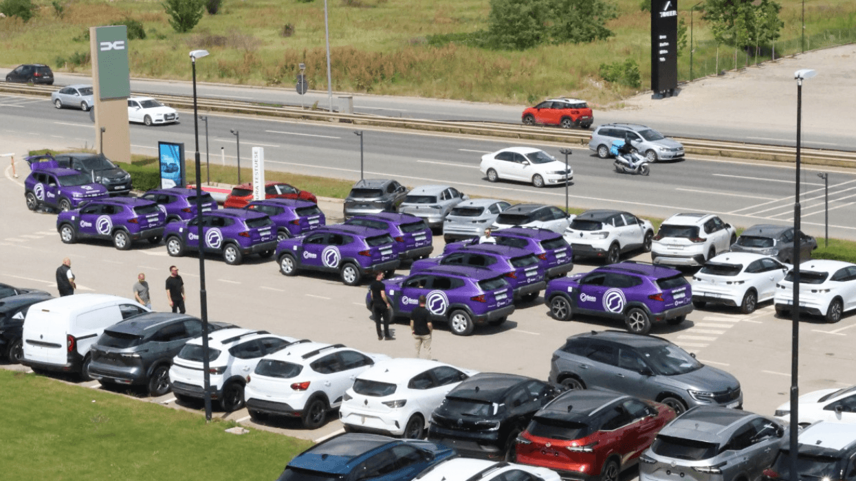 SCAN Ride and Delivery zgjedh Auto Mita dhe Dacia Duster Hybrid për projektin më të ri të taksive në Prishtinë