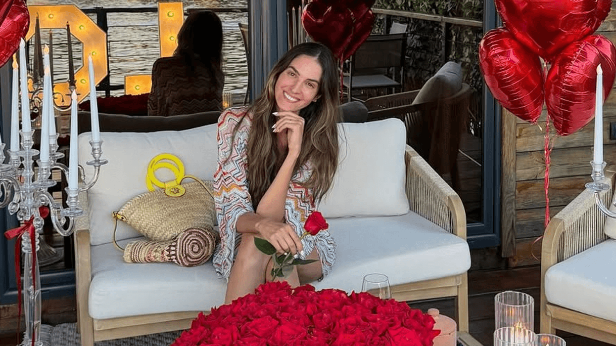 Emina Çunmulaj ndan surprizën romantike të bashkëshortit në përvjetorin e martesës