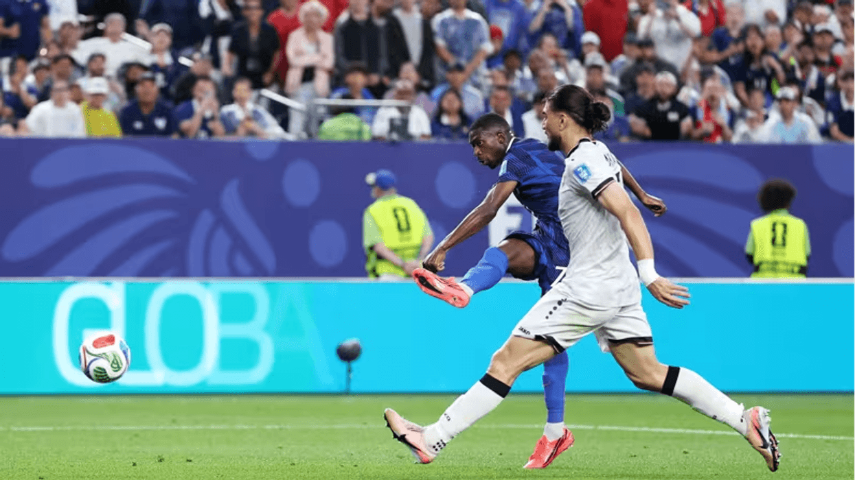 Dembele tregon fuqinë e frikshme të sulmit francez