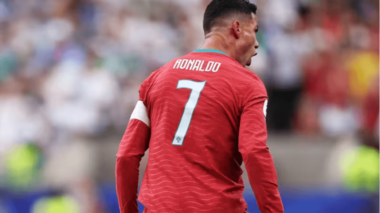 Cristiano Ronaldo gjen golin e parë - Portugalia në epërsi Cristiano Ronaldo gjen golin e parë - Portugalia në epërsi